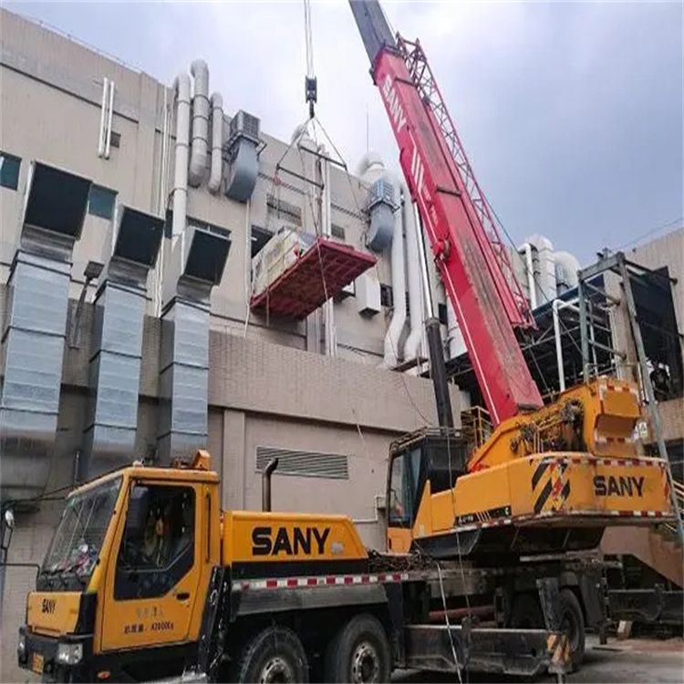 德格租赁大型汽车吊，助力工程项目高效进行