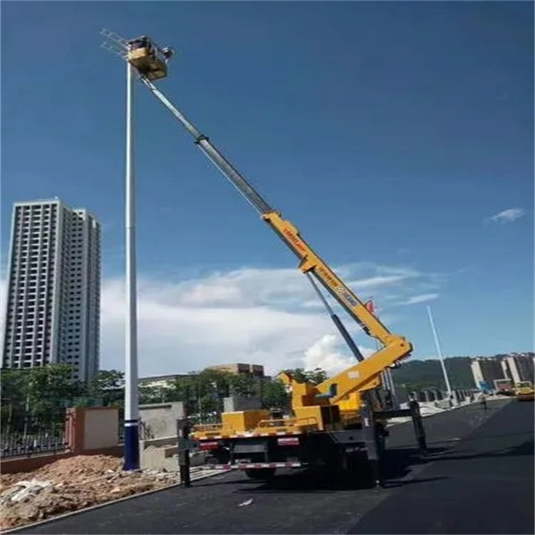 德格维修路灯的曲臂升降车出租