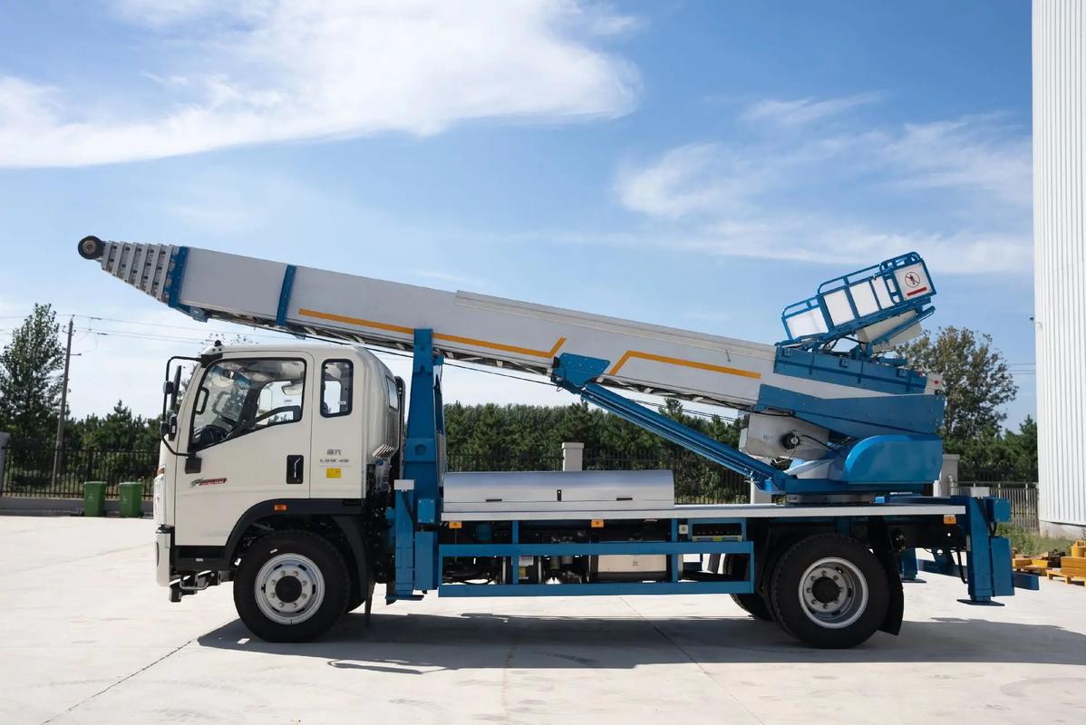 德格云梯上料车租赁费用