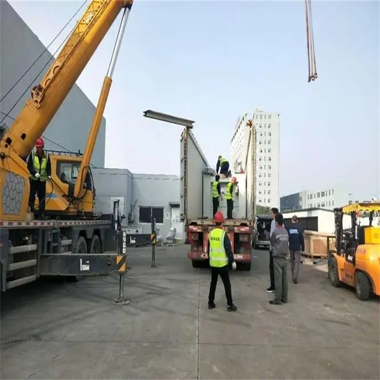 德格如何找到附近的吊车救援服务