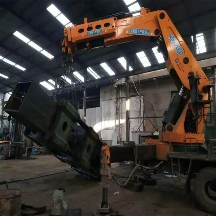 德格130吨折臂吊车出租吊机租赁附近电话